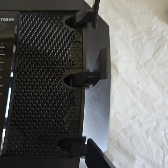NETGEAR Black WiFi Router - Picture 3 of 7